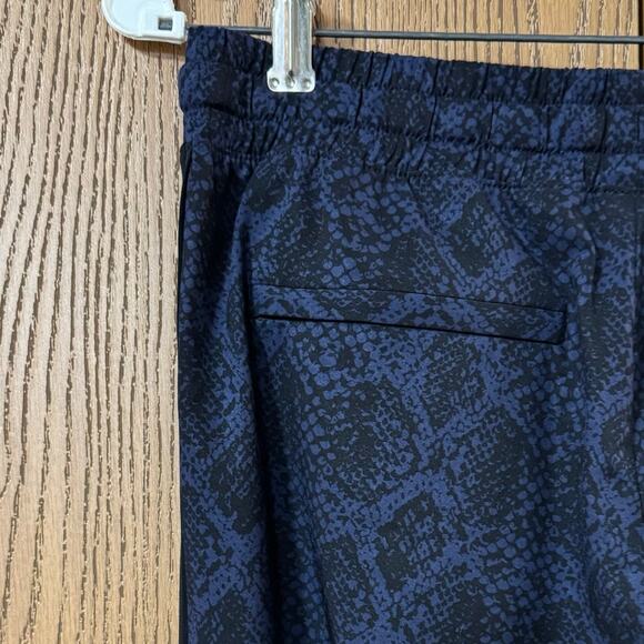 Athleta Brooklyn Joggers Size 4 Blue Black Snakeskin Athletic Pants Lightweight - Picture 10 of 12